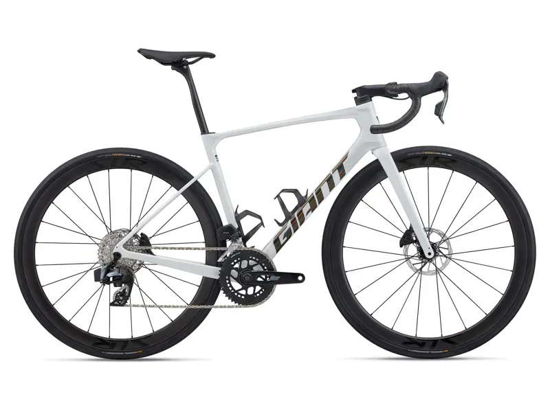 2026 Giant Defy Advanced Pro 1 White