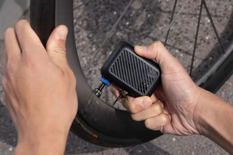 Giant Control Go E Mini Pump-6