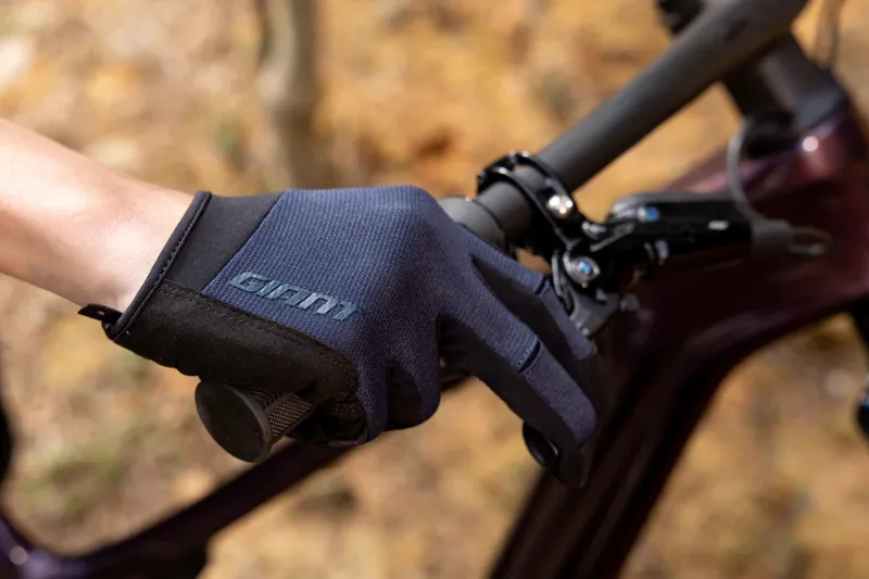 Giant Trace Long Finger Glove Black-3