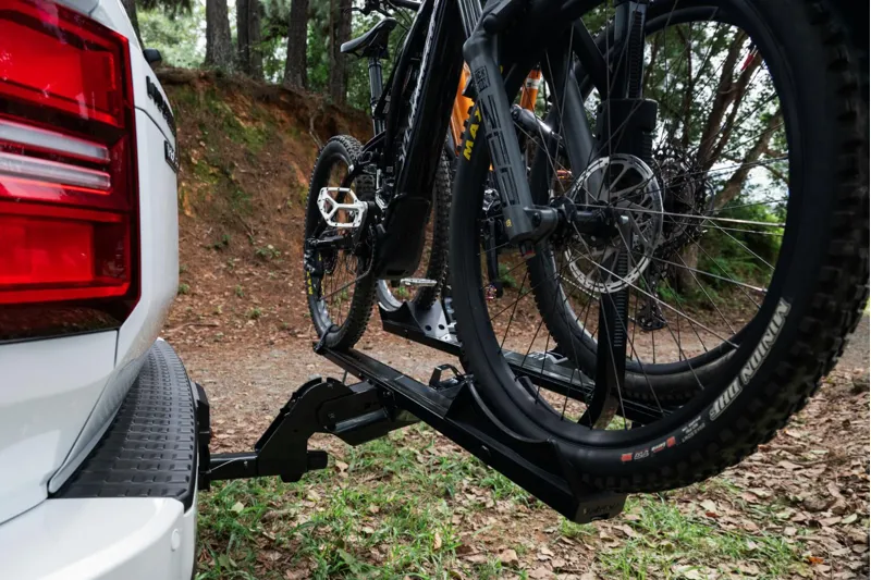 Yakima StageTwo 2inch Platform Hitch Biks-13