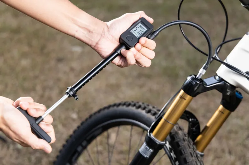 Giant Control Go Digital Shock Pump-10