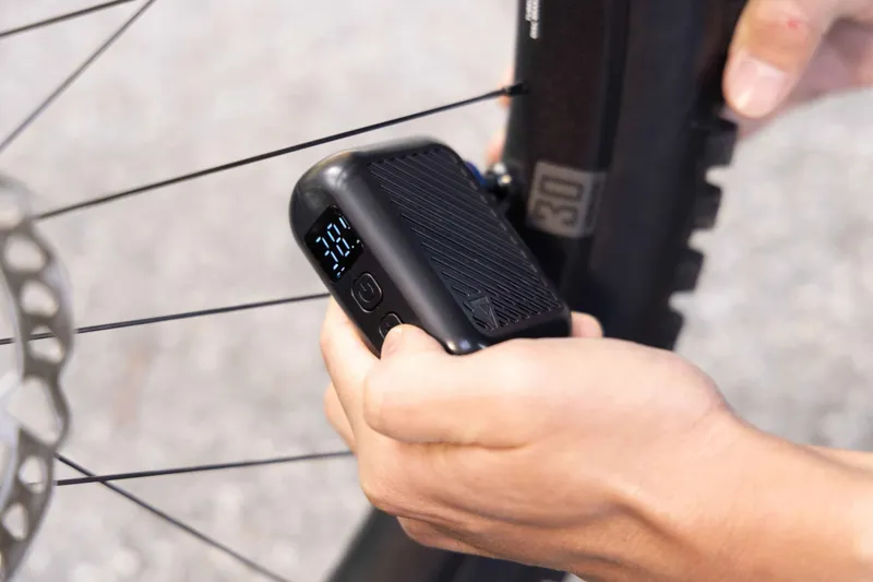Giant Control Go E Mini Pump-7