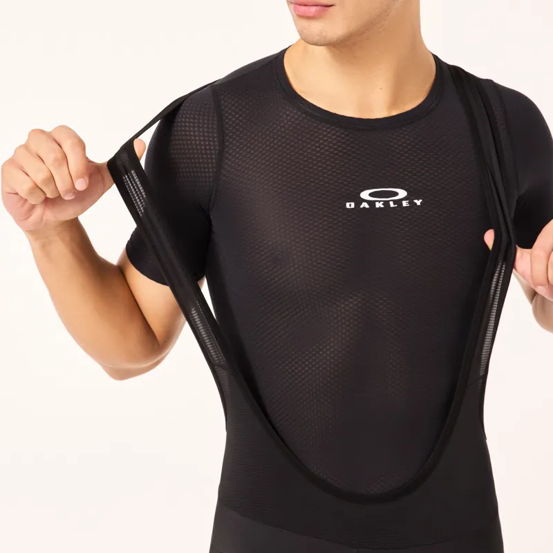 Oakley Endurance Base Layer Short Sleeve Blackout-1