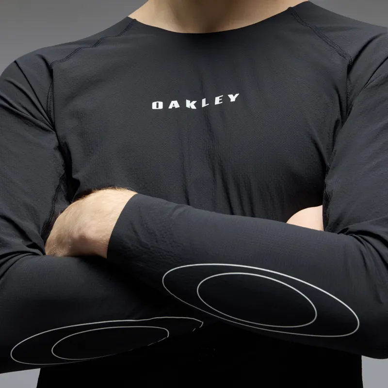 Oakley Seeker Whip Long Sleeve Jersey in Blackout-1