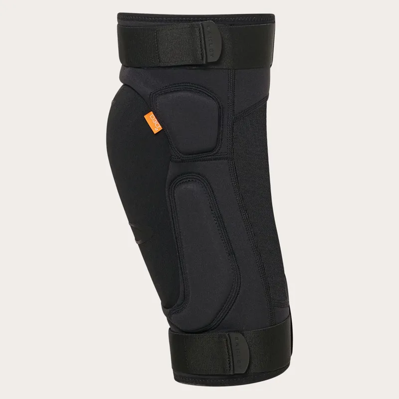 Oakley Drop In D30 Knee Guard Blackout-1