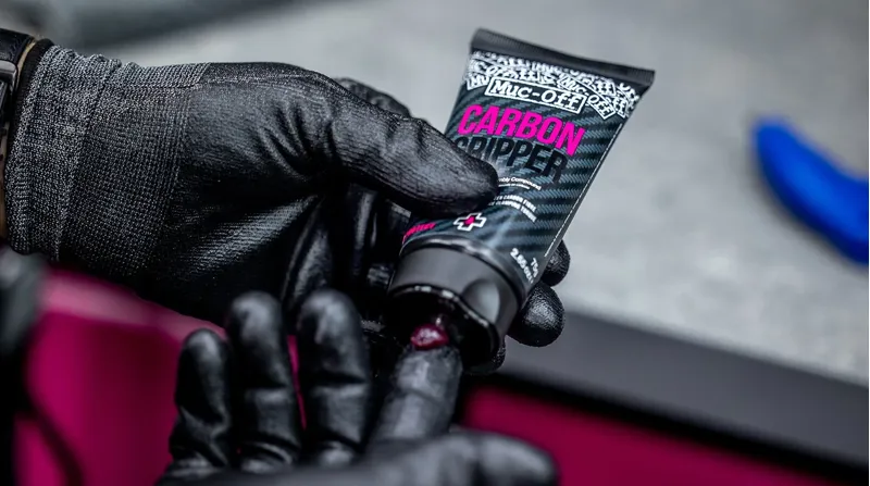 Muc-Off Carbon Gripper 75g-1