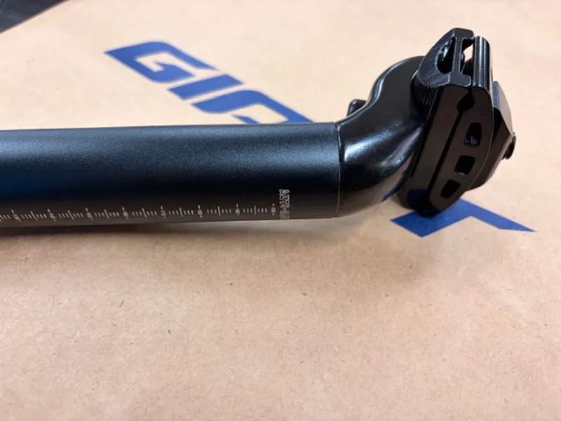 Giant D-Fuse Seatpost Alloy-3