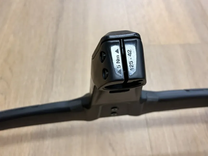 PRO Vibe Evo Integrated Carbon Road Handlebar 42cm/125mm-2