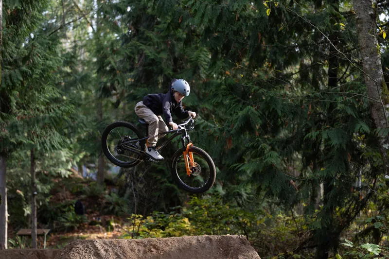 2026 Giant STP 24 Boys MTB Black Chrome-2