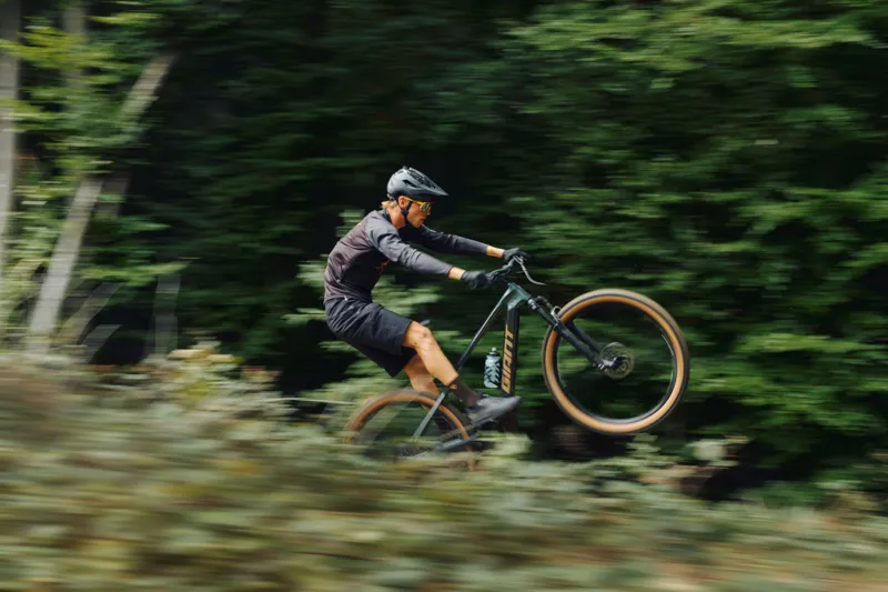 2026 Giant Talon E+ 25km/h Asphalt Green E-MTB-9