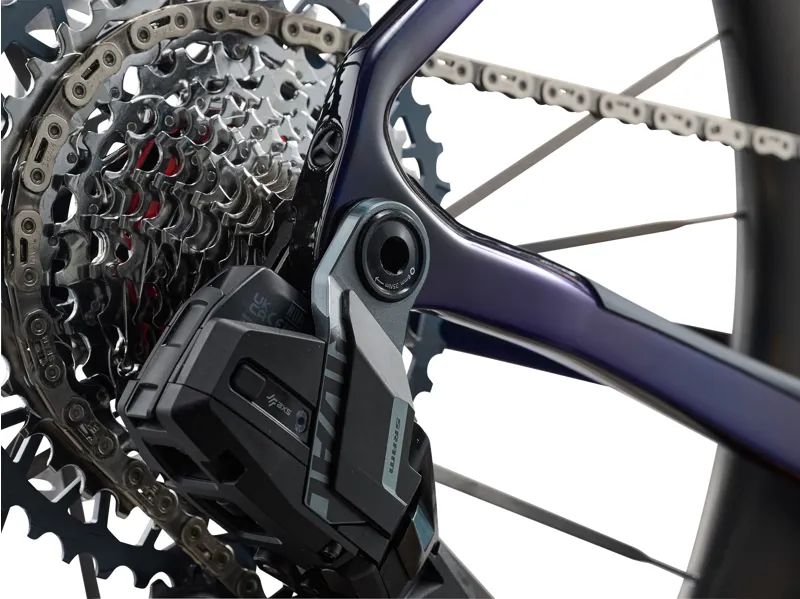 2027 Giant Revolt Advanced SL 2 Deep Lagoon-3