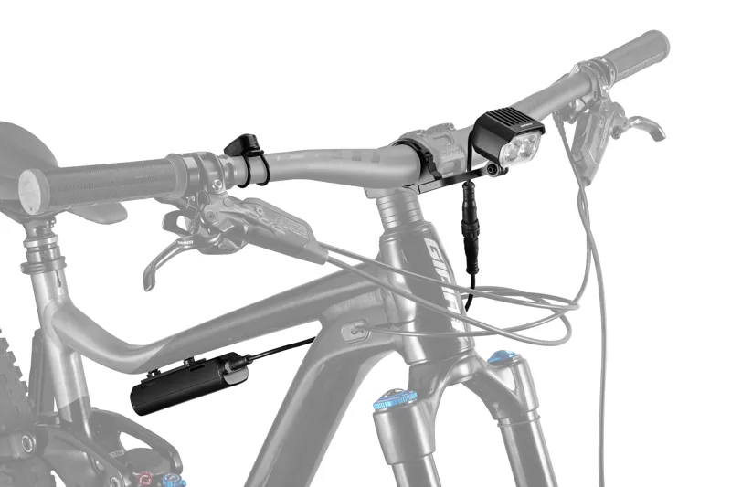 Giant Recon Plus HL 3000 Bicycle Headlight-6