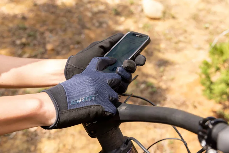 Giant Trace Long Finger Glove Black-2