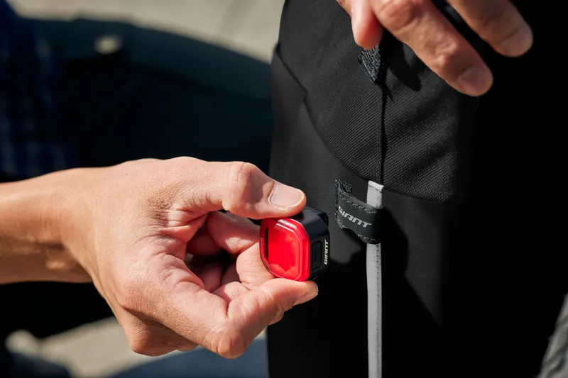 Giant Transporter Versa G-2 Pannier Bag Black-7