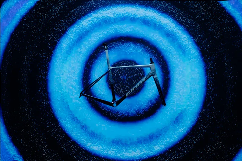 2026 Giant TCR Advanced SL Frameset in Polar Tide-8