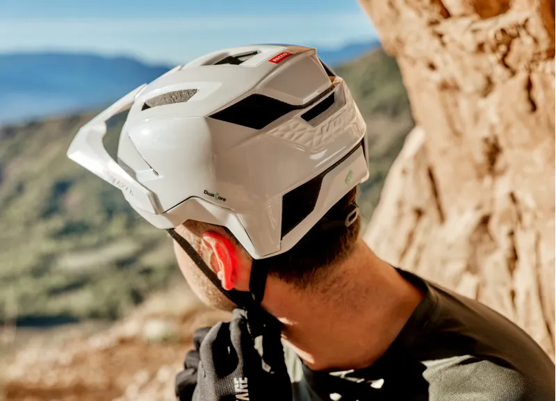 Lazer Impala KinetiCore Trail Helmet Full White-7