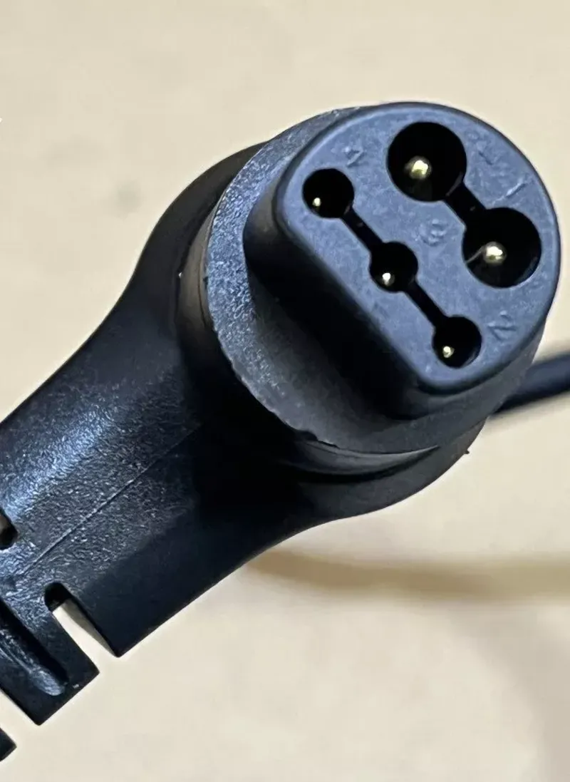 Giant EnergyPak Smart Charger 6A E-Bike Charger-1